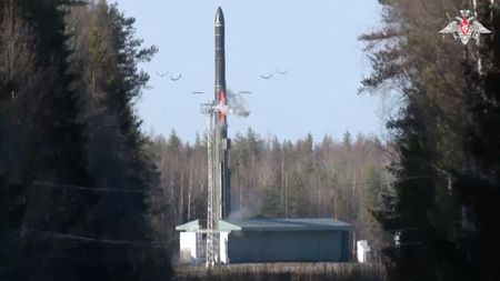 tagreuters.com2025binary_LYNXMPEL9L0NP-VIEWIMAGE