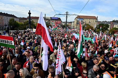 tagreuters.com2025binary_LYNXMPEL9M0JV-VIEWIMAGE