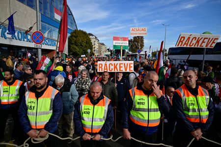 tagreuters.com2025binary_LYNXMPEL9M0JX-VIEWIMAGE