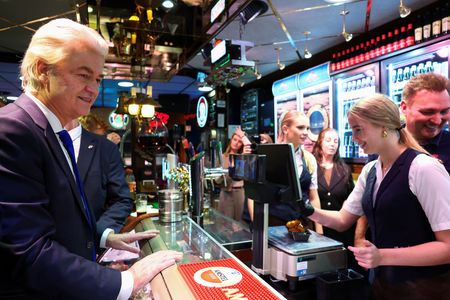 tagreuters.com2025binary_LYNXMPEL9O09U-VIEWIMAGE