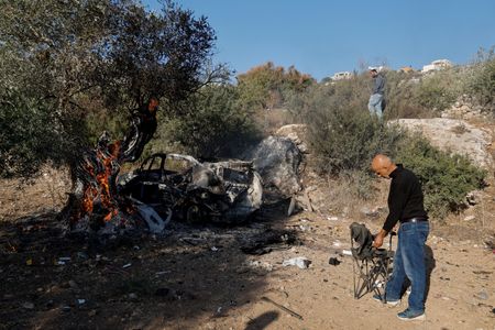 tagreuters.com2025binary_LYNXMPEL9R09P-VIEWIMAGE