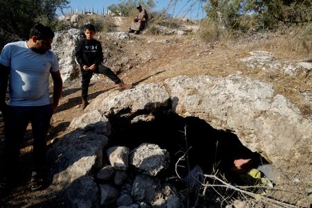 tagreuters.com2025binary_LYNXMPEL9R0CV-VIEWIMAGE