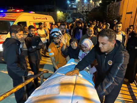 tagreuters.com2025binary_LYNXMPEL9R155-VIEWIMAGE