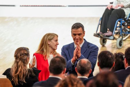 tagreuters.com2025binary_LYNXMPEL9U0QL-VIEWIMAGE