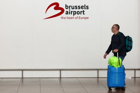 tagreuters.com2025binary_LYNXMPELA319M-VIEWIMAGE