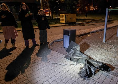 tagreuters.com2025binary_LYNXMPELAD0G4-VIEWIMAGE