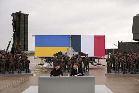 tagreuters.com2025binary_LYNXMPELAG0H0-VIEWIMAGE