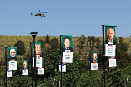 tagreuters.com2025binary_LYNXMPELAK0S2-VIEWIMAGE