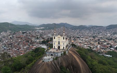 tagreuters.com2025binary_LYNXMPELAL091-VIEWIMAGE