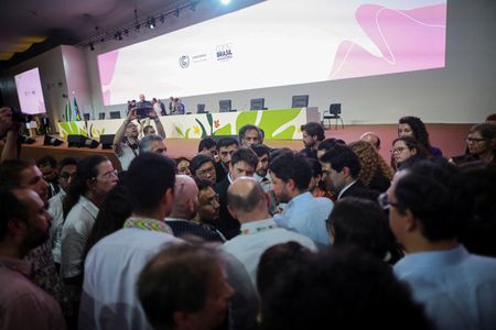 tagreuters.com2025binary_LYNXMPELAM017-VIEWIMAGE