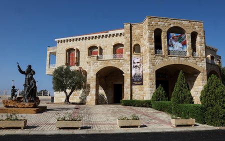 tagreuters.com2025binary_LYNXMPELAP0I4-VIEWIMAGE