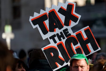 tagreuters.com2025binary_LYNXMPELAP0QV-VIEWIMAGE