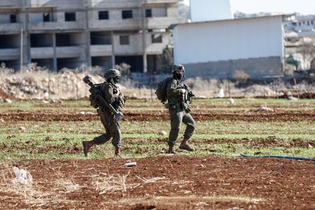 tagreuters.com2025binary_LYNXMPELAP0W1-VIEWIMAGE