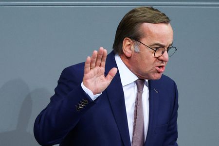 tagreuters.com2025binary_LYNXMPELB40K2-VIEWIMAGE