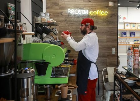 tagreuters.com2025binary_LYNXMPELB80AW-VIEWIMAGE