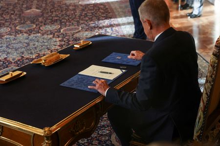 tagreuters.com2025binary_LYNXMPELBE0CZ-VIEWIMAGE