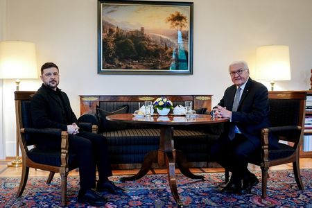 tagreuters.com2025binary_LYNXMPELBE0SG-VIEWIMAGE