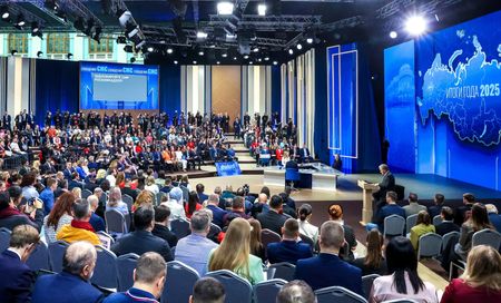 tagreuters.com2025binary_LYNXMPELBI0WG-VIEWIMAGE