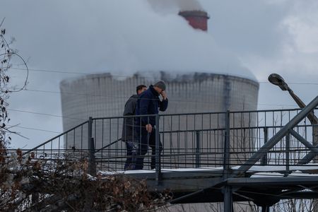 tagreuters.com2025binary_LYNXNPEL0M08C-VIEWIMAGE