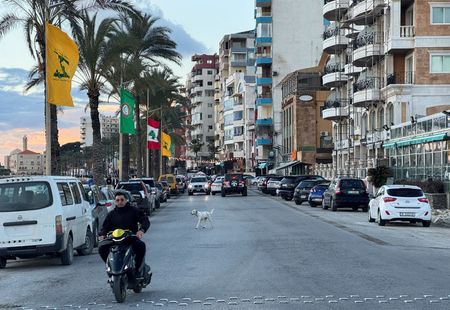 tagreuters.com2025binary_LYNXNPEL0N0T4-VIEWIMAGE