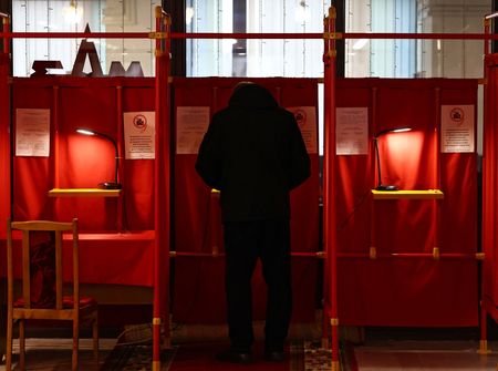 tagreuters.com2025binary_LYNXNPEL0P06M-VIEWIMAGE