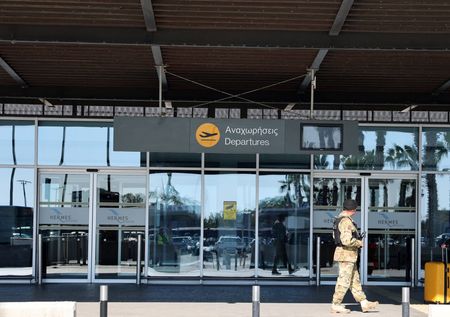 tagreuters.com2025binary_LYNXNPEL0Q0C1-VIEWIMAGE