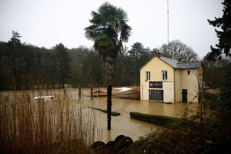 tagreuters.com2025binary_LYNXNPEL0Q0HF-VIEWIMAGE