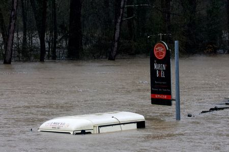 tagreuters.com2025binary_LYNXNPEL0Q0HG-VIEWIMAGE