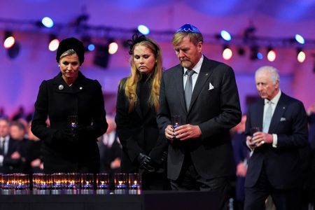 tagreuters.com2025binary_LYNXNPEL0Q0R8-VIEWIMAGE