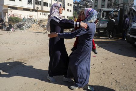 tagreuters.com2025binary_LYNXNPEL0R0GT-VIEWIMAGE