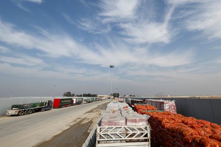 tagreuters.com2025binary_LYNXNPEL0R0GV-VIEWIMAGE