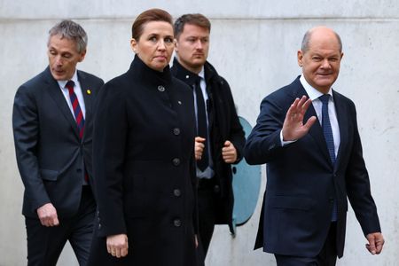 tagreuters.com2025binary_LYNXNPEL0R0HE-VIEWIMAGE