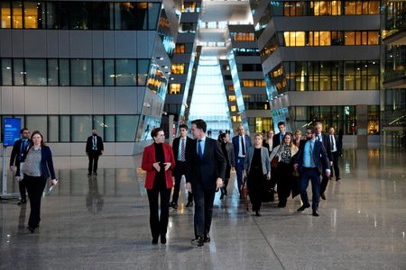 tagreuters.com2025binary_LYNXNPEL0R0QY-VIEWIMAGE