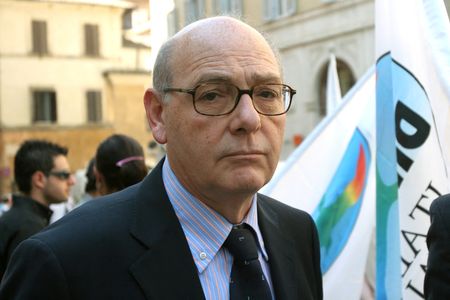 tagreuters.com2025binary_LYNXNPEL0R0VB-VIEWIMAGE