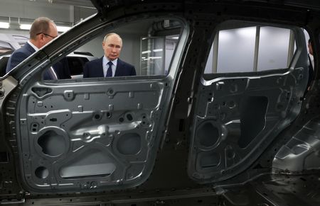 tagreuters.com2025binary_LYNXNPEL0R0VH-VIEWIMAGE