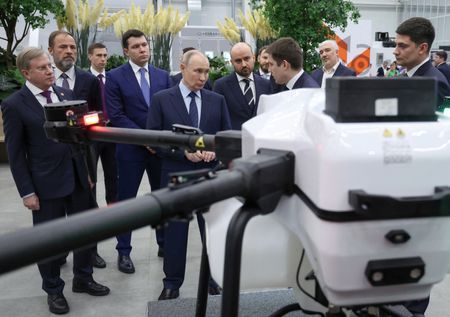 tagreuters.com2025binary_LYNXNPEL0R0VI-VIEWIMAGE