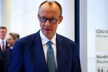 tagreuters.com2025binary_LYNXNPEL0S04B-VIEWIMAGE