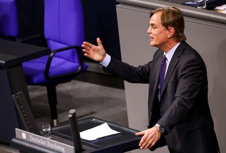 tagreuters.com2025binary_LYNXNPEL0S0TU-VIEWIMAGE