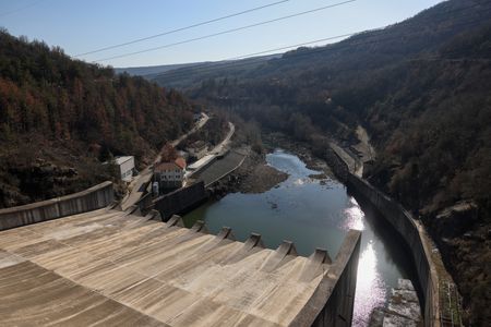 tagreuters.com2025binary_LYNXNPEL0U0BJ-VIEWIMAGE