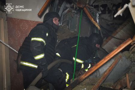 tagreuters.com2025binary_LYNXNPEL100Z0-VIEWIMAGE