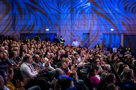 tagreuters.com2025binary_LYNXNPEL1E079-VIEWIMAGE