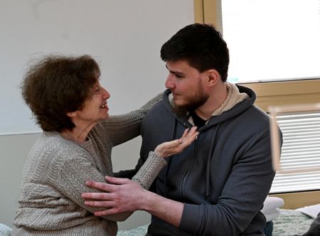 tagreuters.com2025binary_LYNXNPEL1E09E-VIEWIMAGE