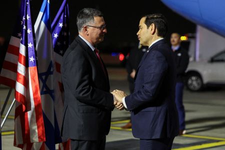 tagreuters.com2025binary_LYNXNPEL1E0AT-VIEWIMAGE