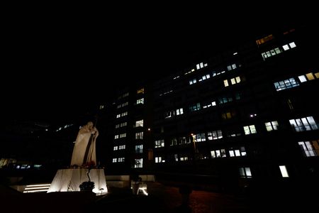 tagreuters.com2025binary_LYNXNPEL1F028-VIEWIMAGE