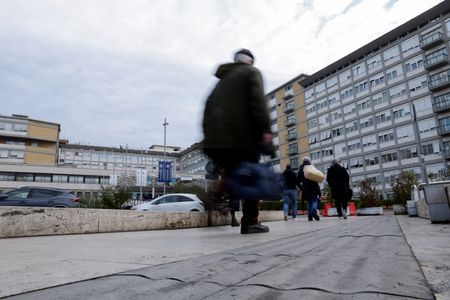 tagreuters.com2025binary_LYNXNPEL1J08D-VIEWIMAGE