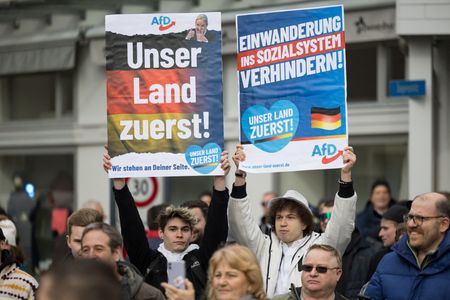 tagreuters.com2025binary_LYNXNPEL1L0AV-VIEWIMAGE