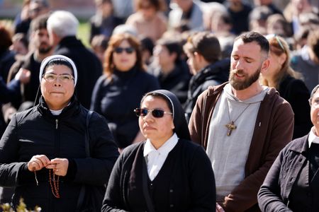 tagreuters.com2025binary_LYNXNPEL1M044-VIEWIMAGE