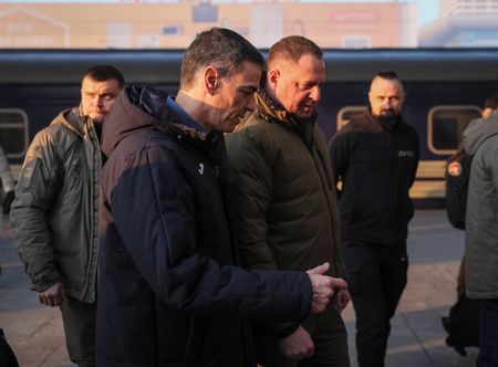 tagreuters.com2025binary_LYNXNPEL1N07S-VIEWIMAGE