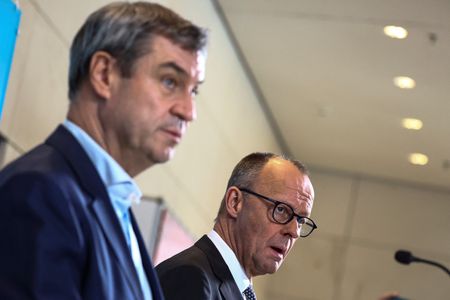 tagreuters.com2025binary_LYNXNPEL1O0NS-VIEWIMAGE