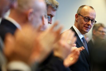 tagreuters.com2025binary_LYNXNPEL1O0NU-VIEWIMAGE